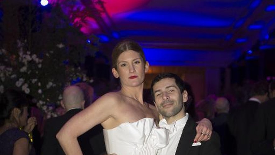 Le styliste Alexis Mabille et son amie Vanessa Metz, lors du bal des débutantes à Paris, le 29 novembre 2014