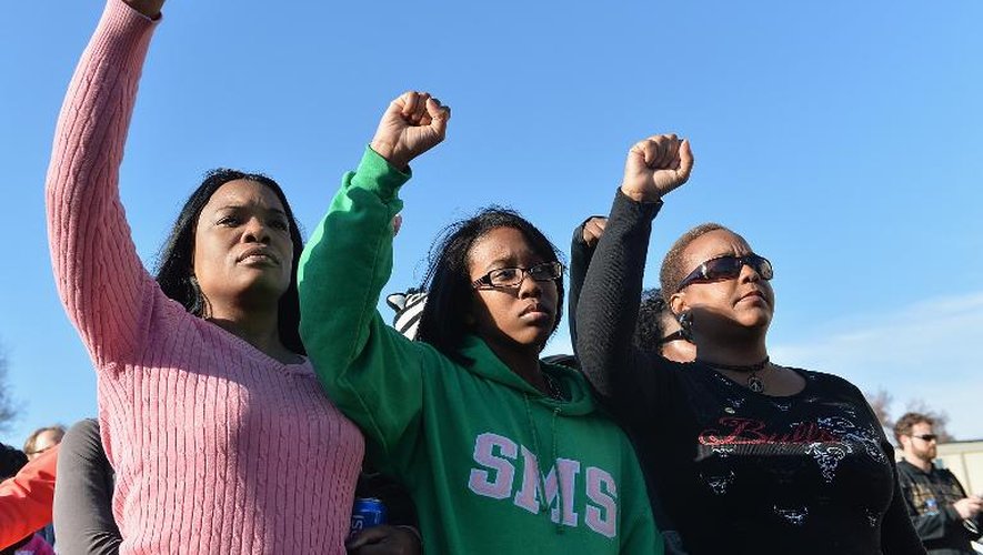 Manifestantes à Ferguson (Missouri), le 29 novembre 2014 à la mémoire du jeune noir tué par un policier blanc en août