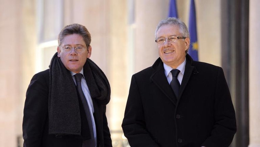 Le secrétaire général Pierre Burban et le président Jean Lardin de l'UPA le 18 janvier 2012 à leur arrivée à l'Elysée à Paris