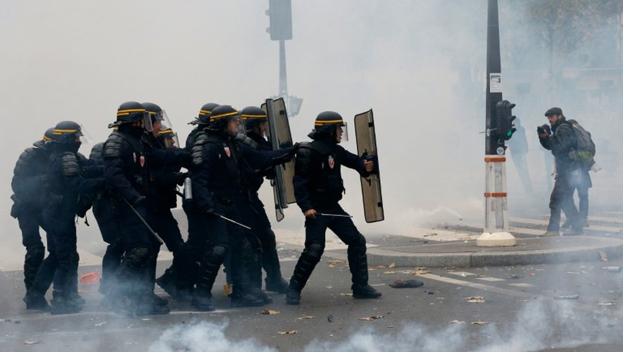 Affrontement entre manifestants contre le réchauffement climatique et la police le 29 novembre 2015 à Paris