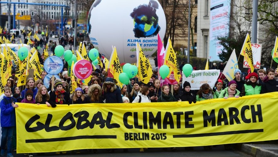 Marche en faveur d'engagements fermes contre le réchauffement climatique le 29 novembre 2015 à Berlin
