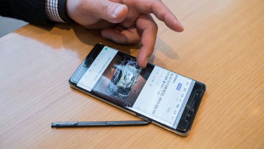 Samsung a demandé  aux distributeurs d'arrêter les ventes et les échanges de Galaxy Note 7