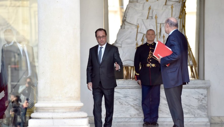 François Hollande à la sortie du conseil des ministres le 12 octobre 2016 à l'Elysée à Paris