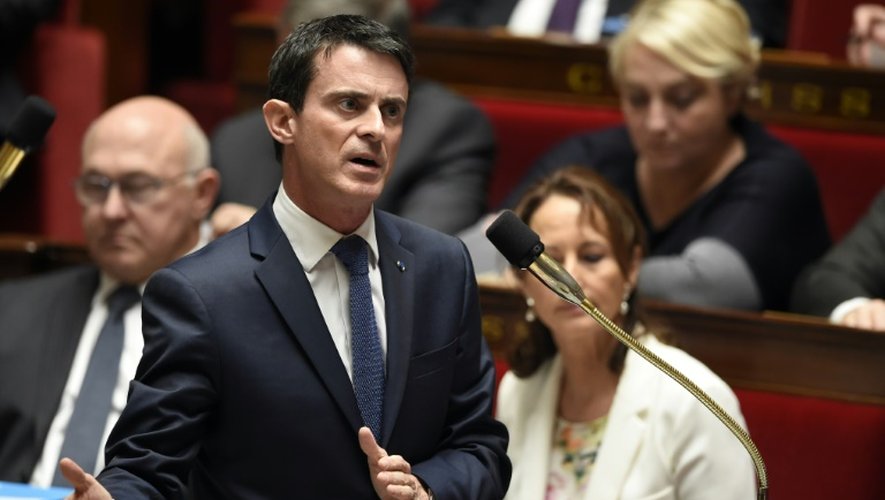 Le Premier ministre Manuel Valls le 24 novembre 2015 à l'Assemblée nationale à Paris