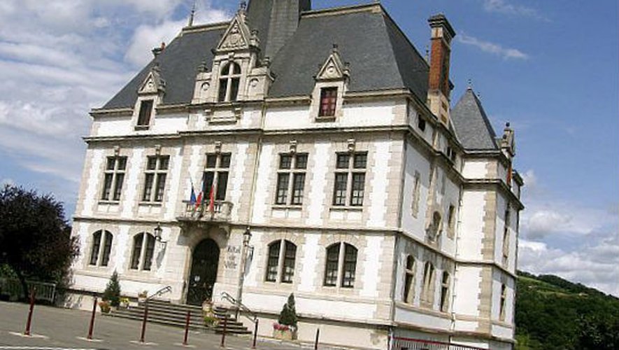 Le syndicat CGT des territoriaux municipaux de Decazeville dénonce "des pratiques managériales déstabilisantes" au sein de la mairie.