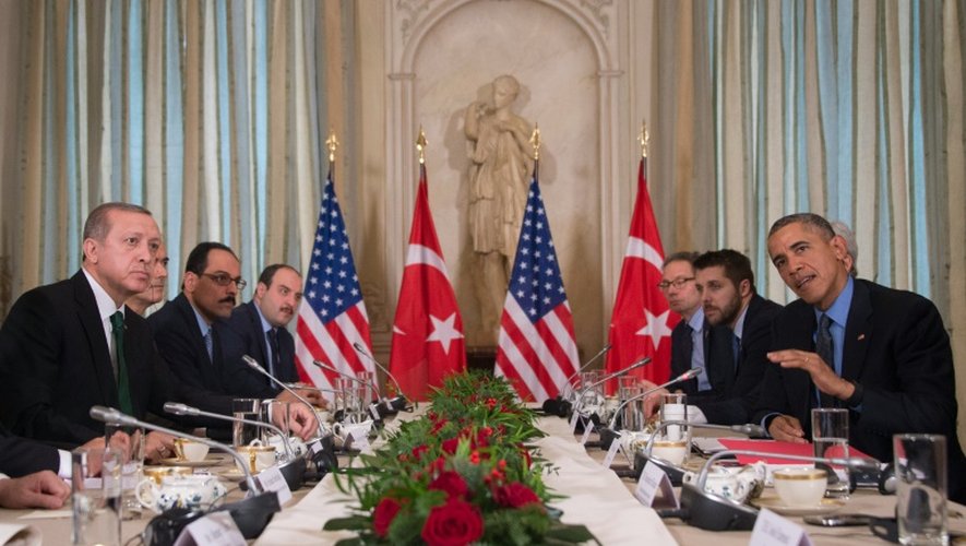 Les présidents turc Recep Tayyip Erdogan et américain Barack Obama le 1er décembre 2015 à Paris