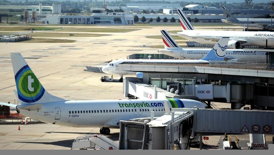 Des appareils Transavia et Air France sur le tarmac de l'aéroport d'Orly, près de Paris, le 27 septembre 2014