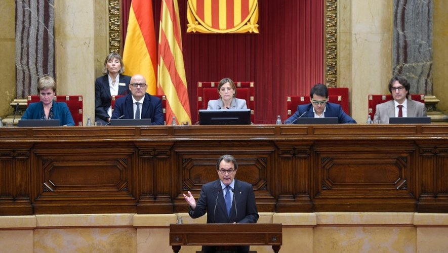 Le président indépendantiste catalan Artur Mas, lors d'une session au Parlement à Barcelone, le 9 novembre 2015