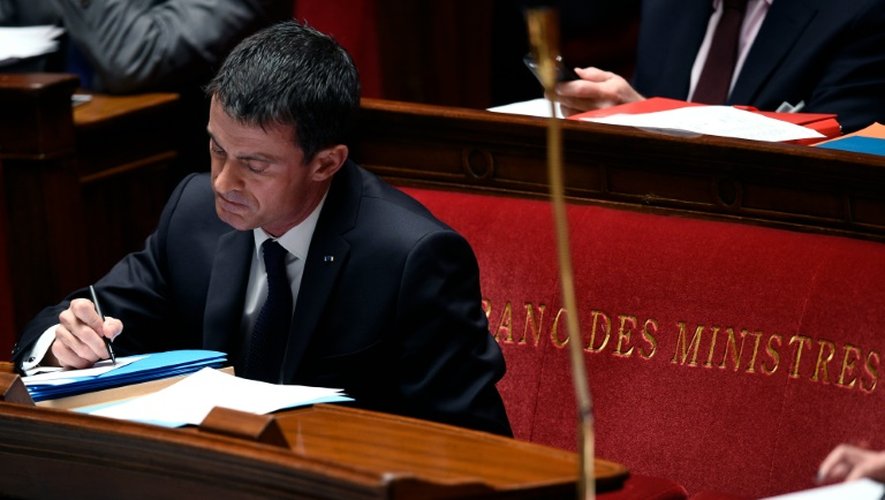 Le Premier ministre Manuel Valls à l'Assemblée Nationale, le 2 décembre 2015