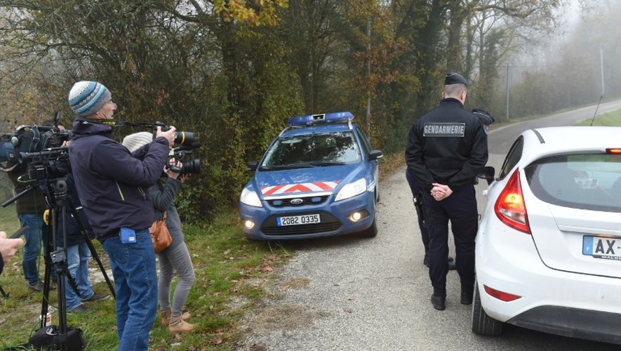 L'accès au village de Foulayronnes bloqué le 2 décembre 2015 par les gendarmes