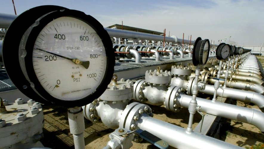 La dégringolade des prix du pétrole entraîne le premier déficit budgétaire au Koweit, après 16 années d'excédents