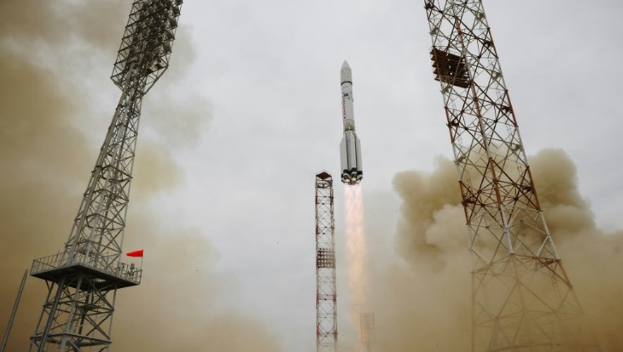 Photo fournie par l'Agence spatiale européenne montrant le décollage de la fusée russe Proton-M transportant le module ExoMars, le 14 mars 2016 au cosmodrome de Baïkonour, au Kazakhstan