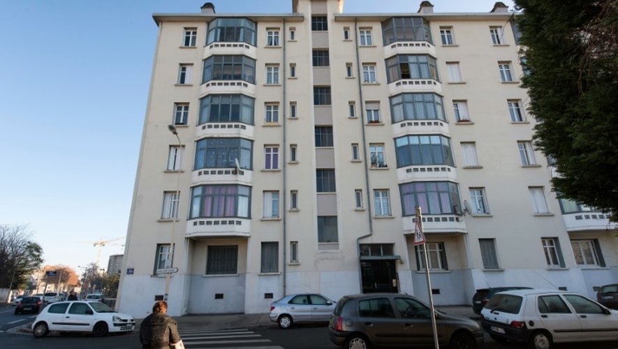 L'immeuble photographié le 6 décembre 2015 à Lyon où vivait la femme et les quatre enfants tués par le père de famille dans la nuit du 5 décembre