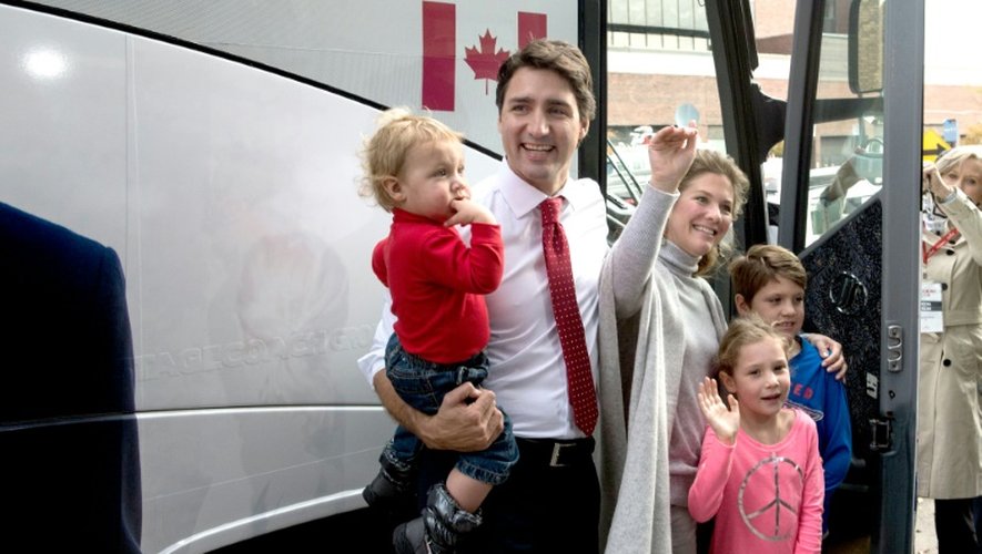 Justin Trudeau, sa femme Sophie Grégoire et leurs enfants Ella Grace, Hadrien et Xavier, à Montréal le 19 octobre 2015