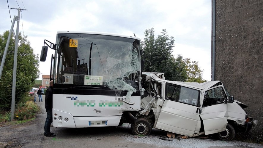 Accident de bus scolaire dans le Sud-Aveyron : 5 blessés dont 1 grave