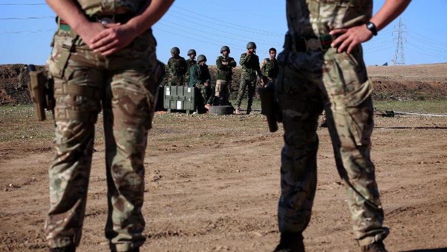 Des soldats peshmergas lors d'un entraînement à Erbil (Irak) le 5 novembre 2014