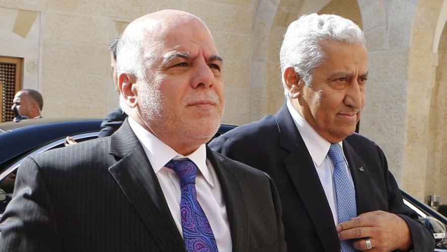 Le Premier ministre irakien Haidar al-Abadi (g) et le Premier ministre jordanien Abdullah Nsur le 26 octobre 2014 à Amman