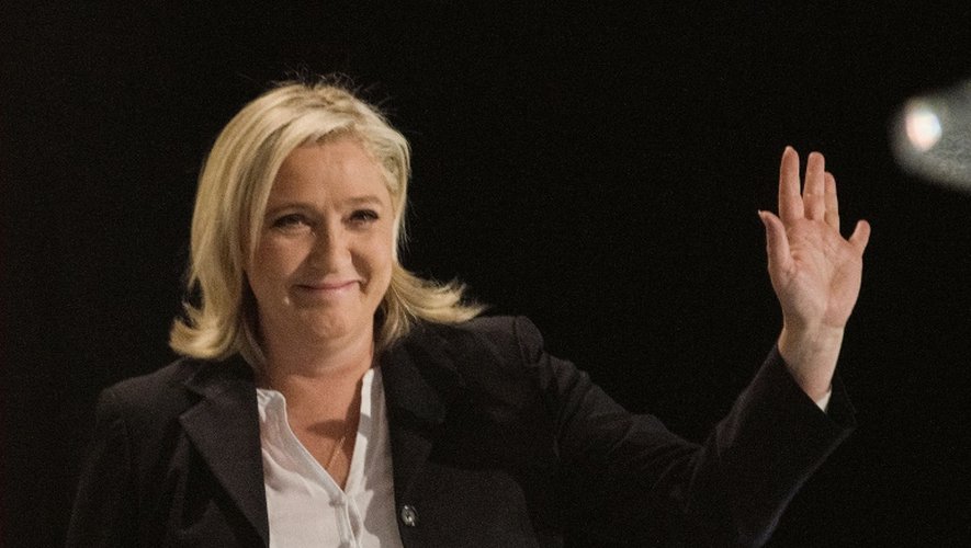 Marine Le Pen réagit après l'annonce des résultats à Hénin-Beaumont le 6 décembre 2015