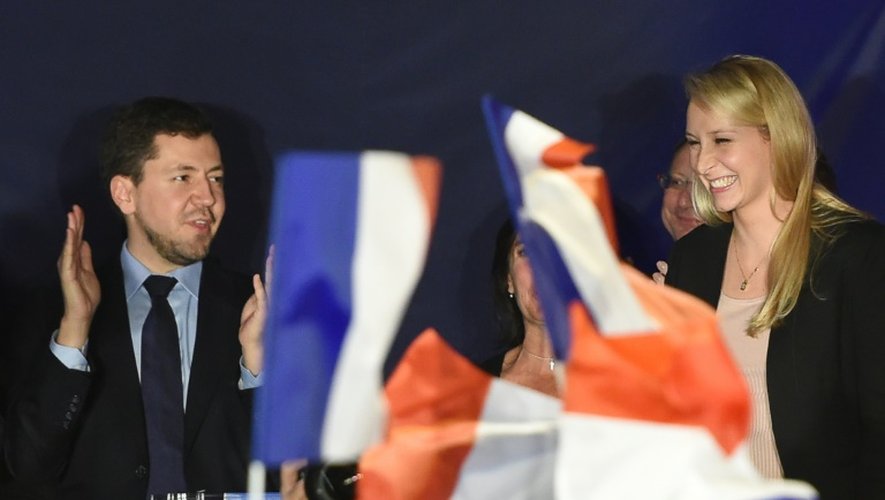 Marion Maréchal Le Pen parmi ses partisans au Pontet le 6 décembre 2015