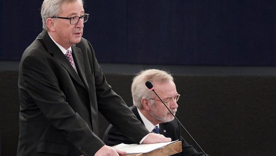 Le président de la Commission européenne, Jean-Claude Juncker (g), le 26 novembre 2014, à Strasbourg, en France