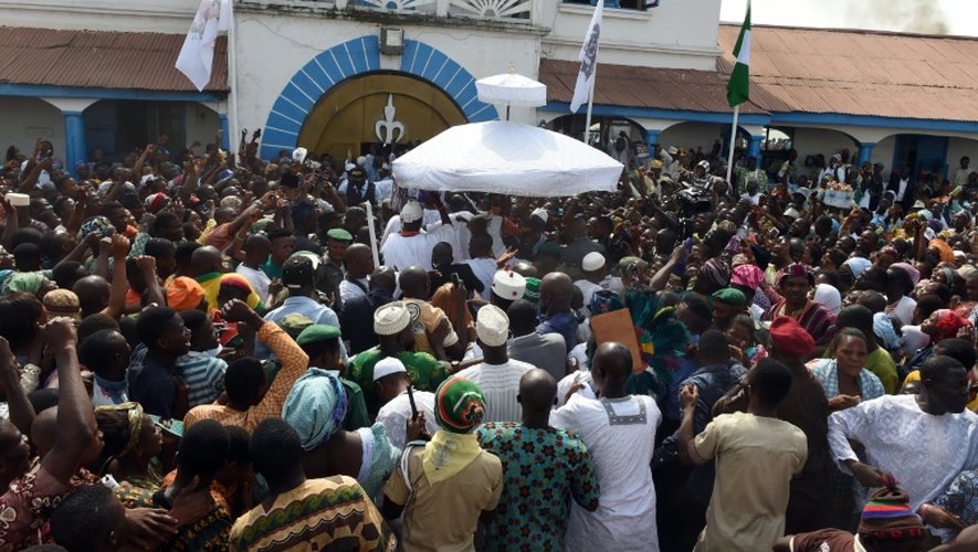 La cérémonie a rassemblé des dizaines de milliers de personnes dans les rues d'Ile-Ifé