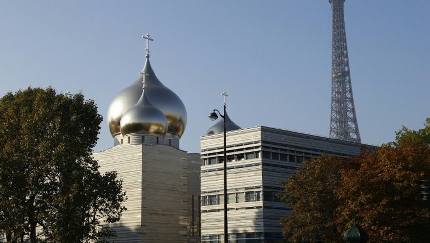 Le "centre spirituel et culturel orthodoxe" russe, surplombé par les cinq bulbes dorés de sa grande cathédrale, le 12 octobre 2016 à Paris
