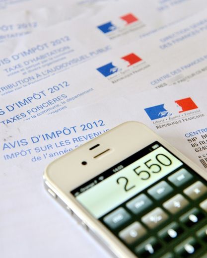 Les Français espèrent en 2017 la victoire contre le groupe EI, devant l'inversion de la courbe du chômage et la baisse des impôts