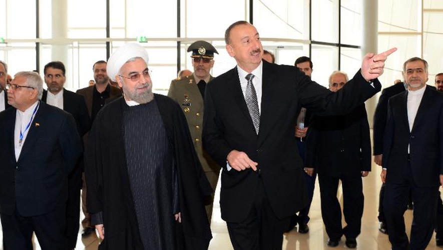 Le président iranien Hassan Rohani en compagnie de son homologue azéri Ilham Aliyev à Bakou le 13 novembre 2014