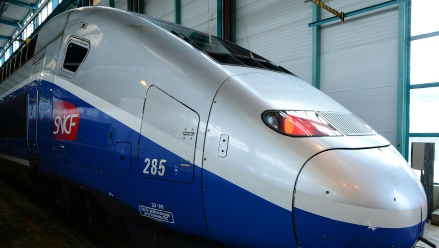 Trois salariés de la SNCF et de Systra ont été mis en examen le 12 octobre pour homicides et blessures involontaires pour le premier déraillement mortel d'un TGV
