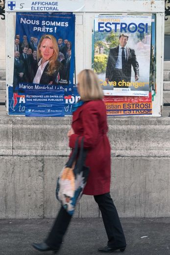 Marion Marechal-Le Pen scored above 40 percent in final estimates of the first-round vote for the vast PACA region in the south of France, placing herself for the second round.