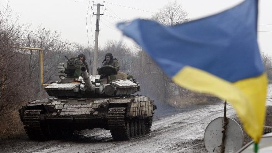 Un char ukrainien le 11 décembre 2014 dans le village de Tonenke dans la région de Donetsk
