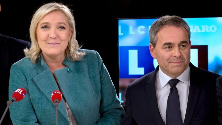 Marine Le Pen et Xavier Bertrand, candidats respectivement FN et LR en Nord-Pas-de-Calais-Picardie, le 9 décembre 2015 à Lille