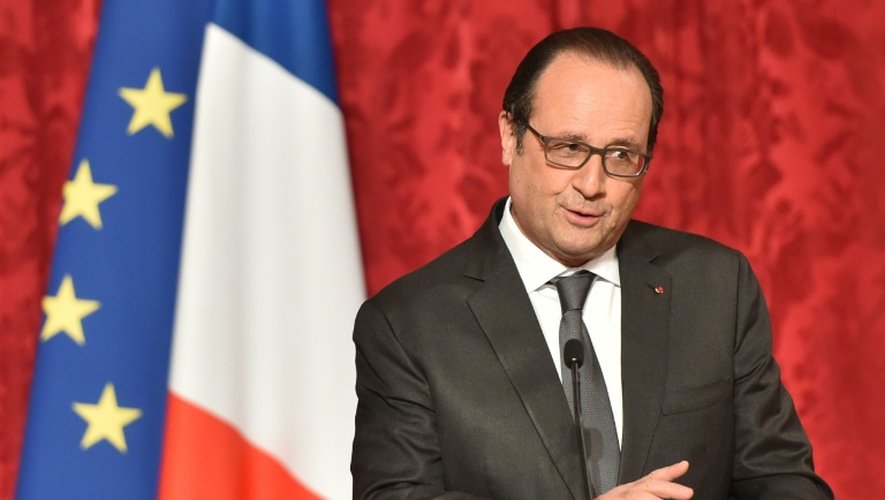 Le président français François Hollande, à l'Elysée à Paris le 9 décembre 2015
