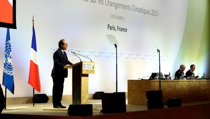 Le président François Hollande lors de la conférence sur le climat au Bourget près de Paris, le 9 décembre 2015