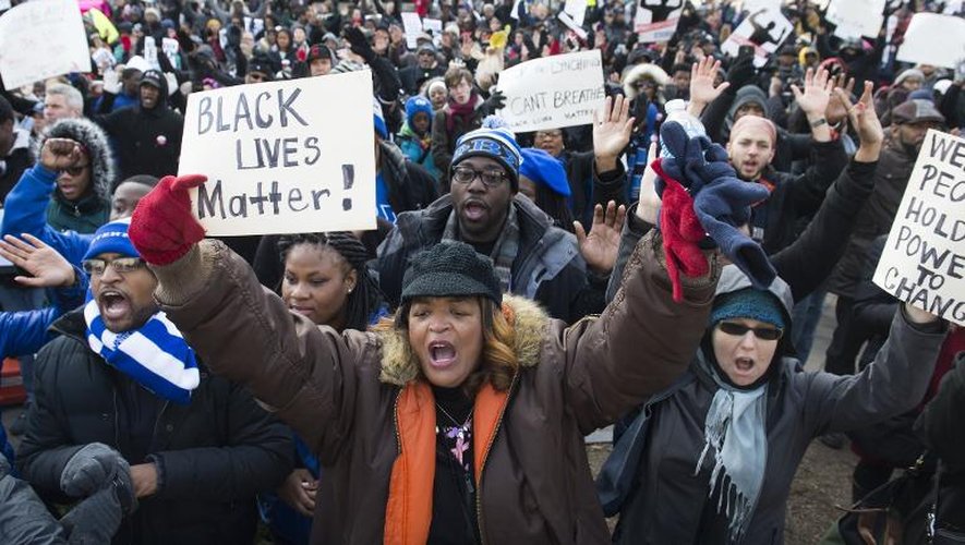 Des milliers de personnes manifestent contre les bavures policières et pour les droits civiques, le 13 décembre 2014 à Washington DC