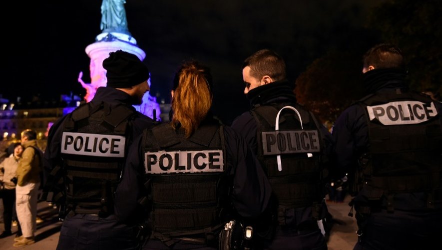 Des policiers se sont rassemblés Place de la République à Paris, le 19 octobre 2016
