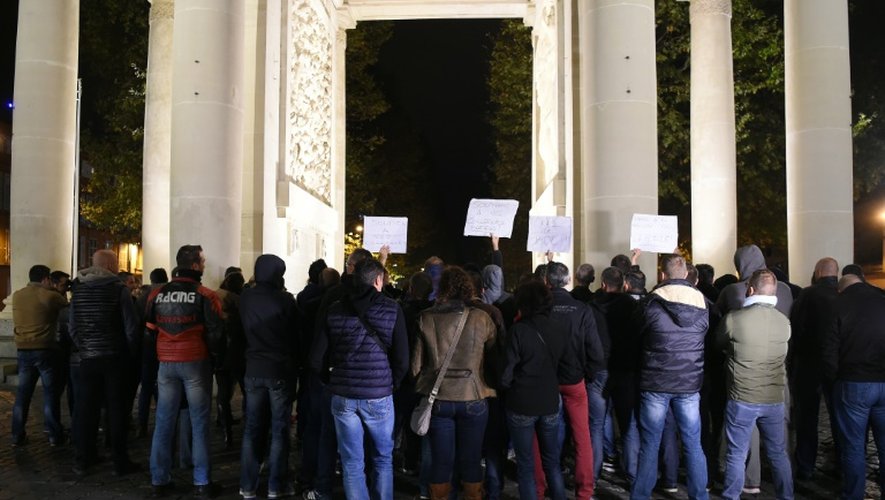 Rassemblement de policiers le 19 octobre 2016 devant le monument aux morts de Toulouse