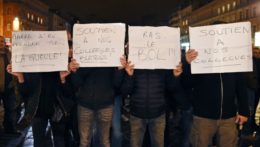 Des policiers manifestent le 19 octobre 2016 à Toulouse