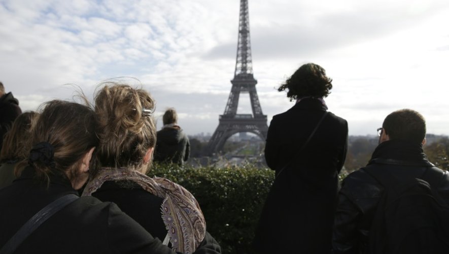 Minute de silence à Paris au Trocadéro le 16 novembre 2015