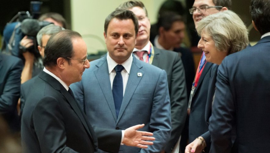Le président Hollande et la Première ministre britannique Theresa May pendant le sommet européen à Bruxelles le 20 octobre 2016