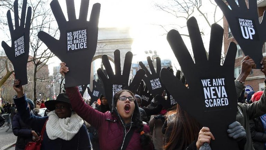 Manifestation en faveur des Noirs tués par des policiers blancs, le 13 décembre 2014 à New York