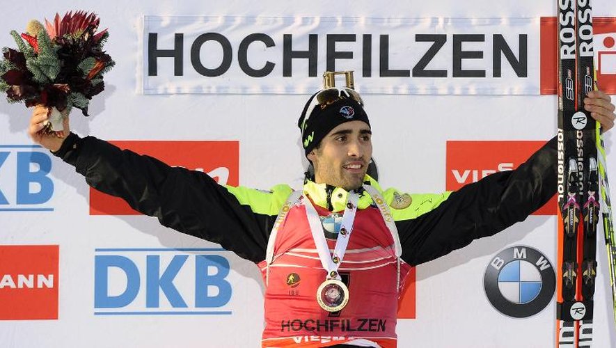 Le biathlète français Martin Fourcade sur le podium du 12,5 km poursuite d'Hochfilzen, le 14 décembre 2014