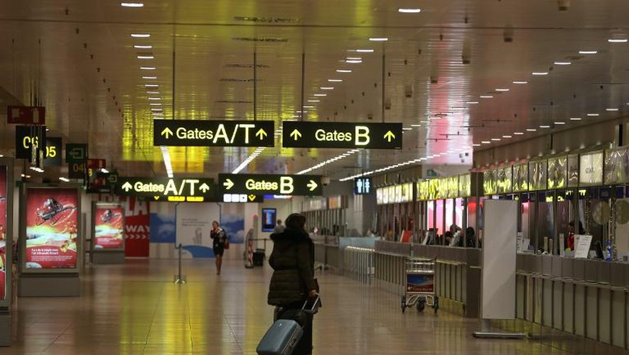 L'aéroport de Zaventem, près de Bruxelles, est presque vide, aucun avion ne devrait décoller ou atterrir, le 14 décembre 2014