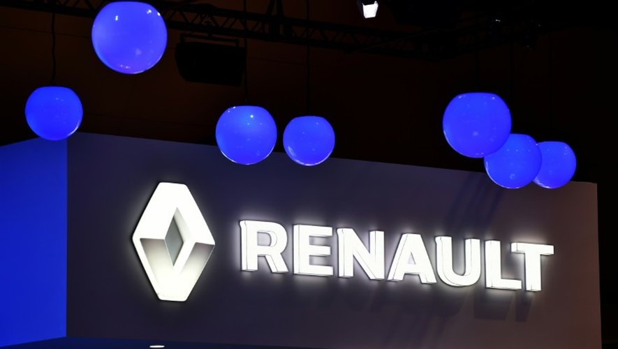 Le logo de Renault au salon de Tokyo le 28 octobre 2015