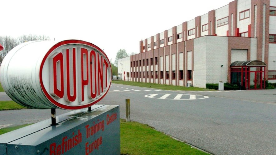 Une usine du groupe DuPont en Belgique, à Mechelen le 3 octobre 2004