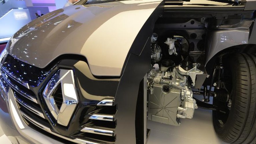 Un détail du moteur du nouveau Renault Espace au Salon de l'automobile à Paris, le 3 octobre 2014