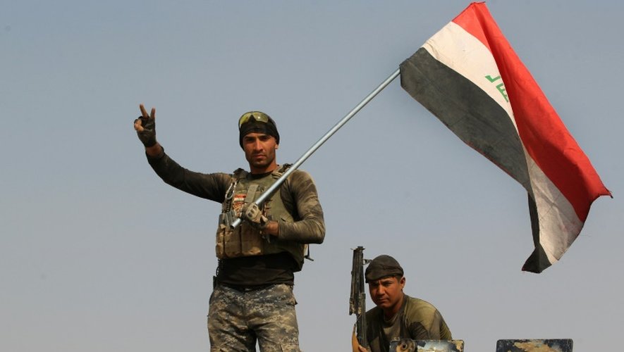 Les forces gouvernementales irakiennes dans la localité d'al-Khuwayn (sud de Mossoul) reprise aux combattants du groupe Etat islamique, le 23 octobre 2016