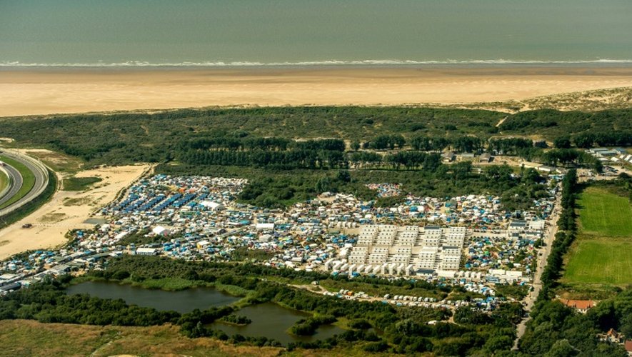Vue aérienne de la "Jungle" de Calais, le 16 août 2016