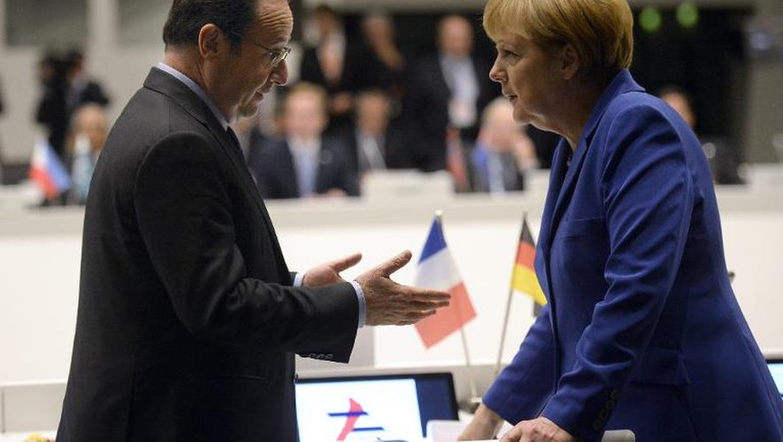 François Hollande et Angela Merkel au sommet Europe-Asie à Milan, le 16 octobre 2014