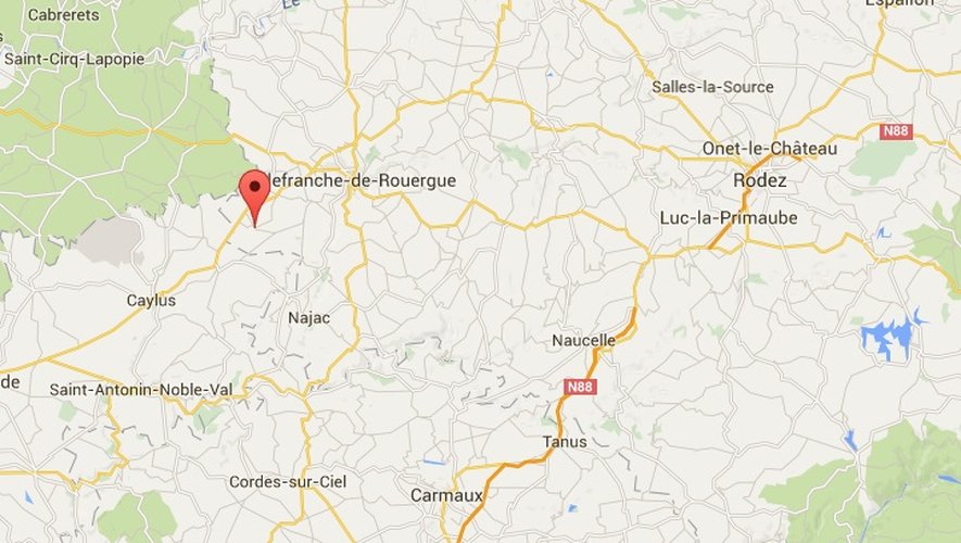 L'accident s'est produit au lieu-dit Les Cazes, commune de Vailhourles dans l'ouest-Aveyron.